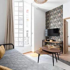 Apartment Les Petits Pavillons Standing 1 4 Pers Clim Vieux-port, Marseilles